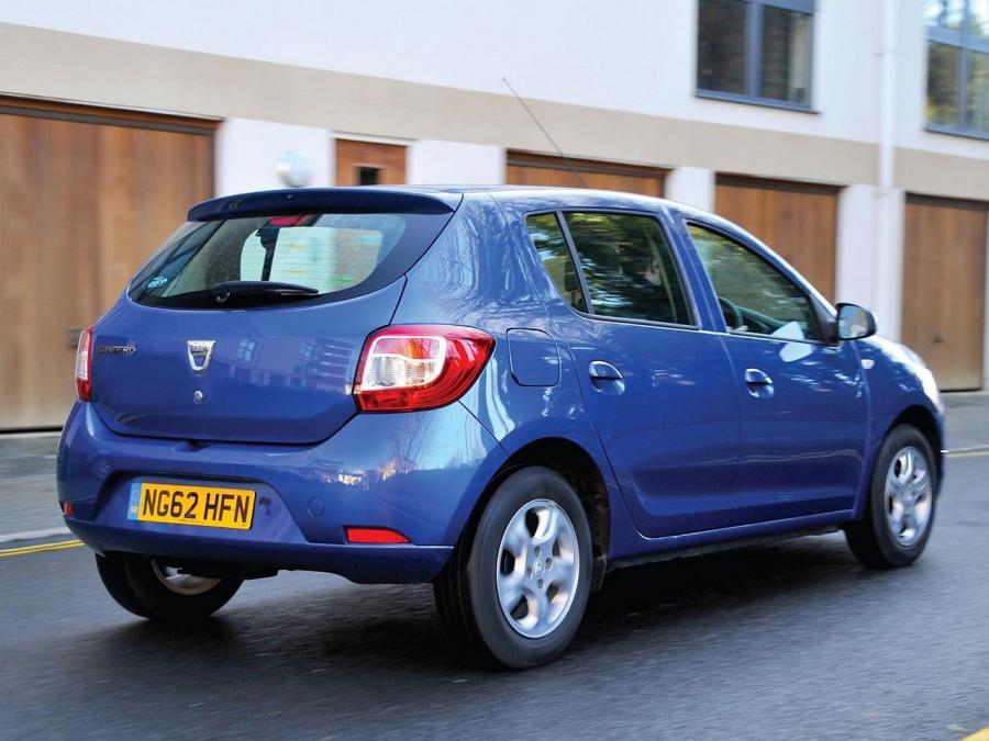  Dacia Sandero Laureate 2013 года  (UK) (фото 19 из 24)